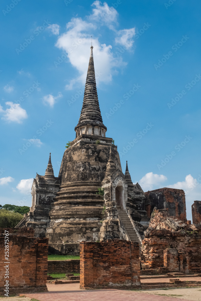 Fototapeta premium Wat Phra Si Sanphet, the old temple in Ayutthaya and a World Heritage Site.
