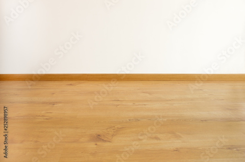 wooden floor © cunaplus