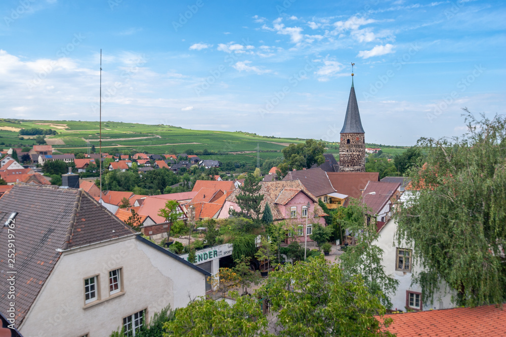 small town Asselheim