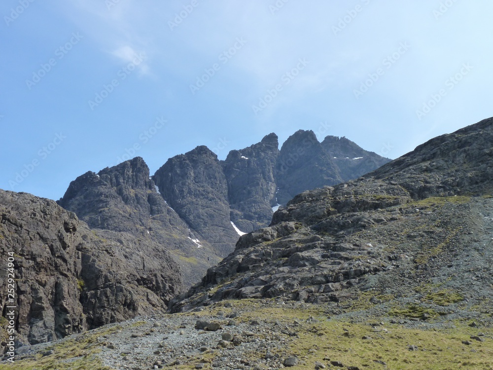Fototapeta premium Pinnacle Ridge on Sgurr nan Gillean, Isle of Skye, Scotland