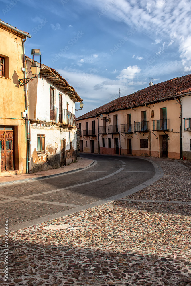 calles empedradas de Riaza, Segovia