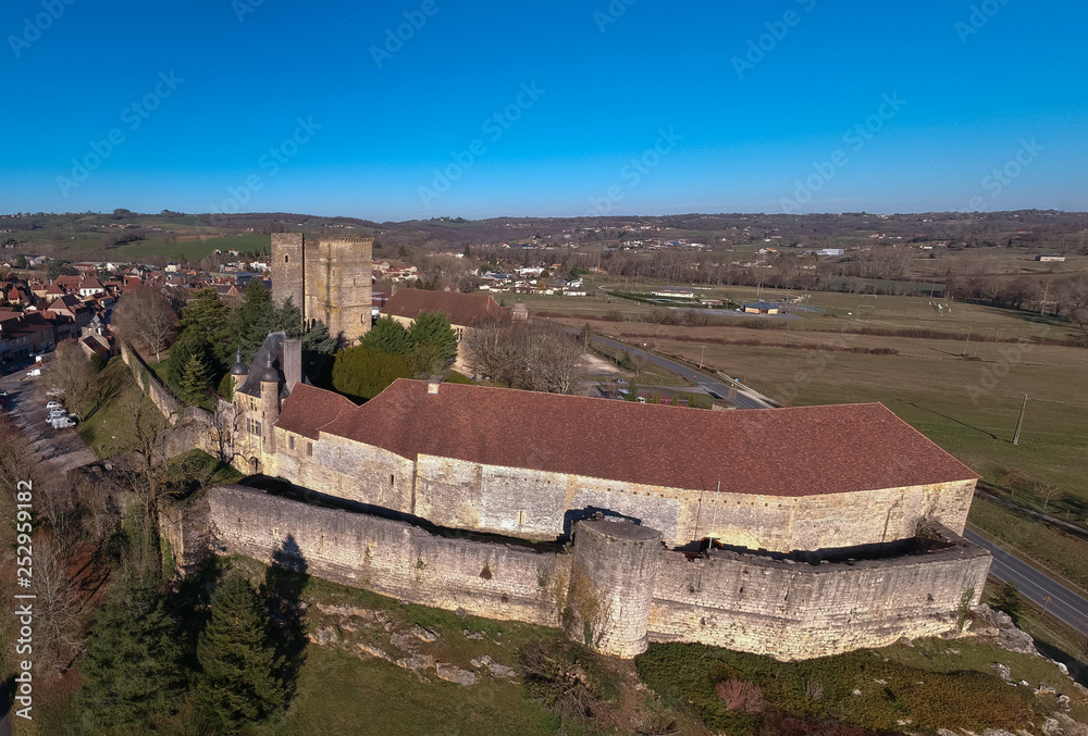 Excideuil (Dordogne - France) - Vue aérienne du château
