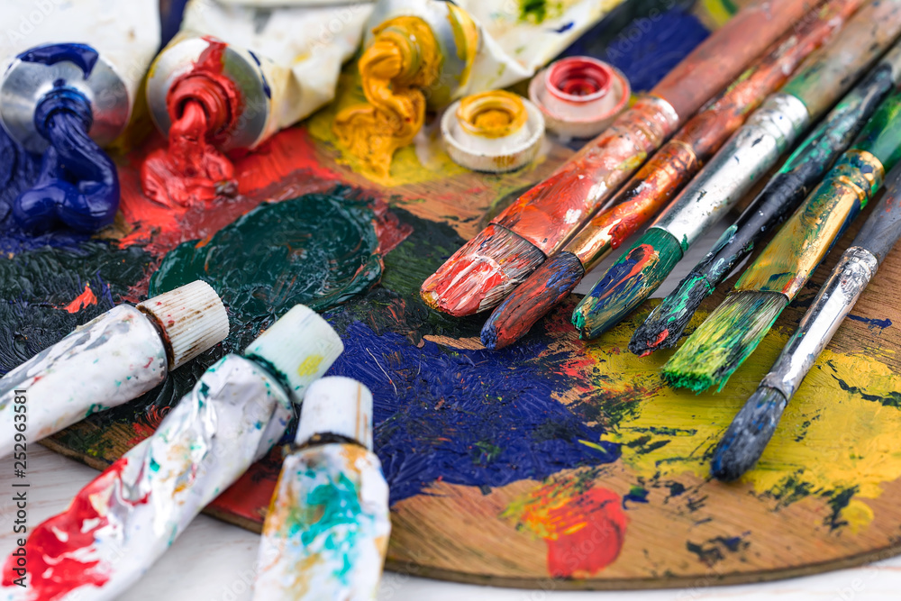 Fototapeta premium Paint brushes and paints for drawing.