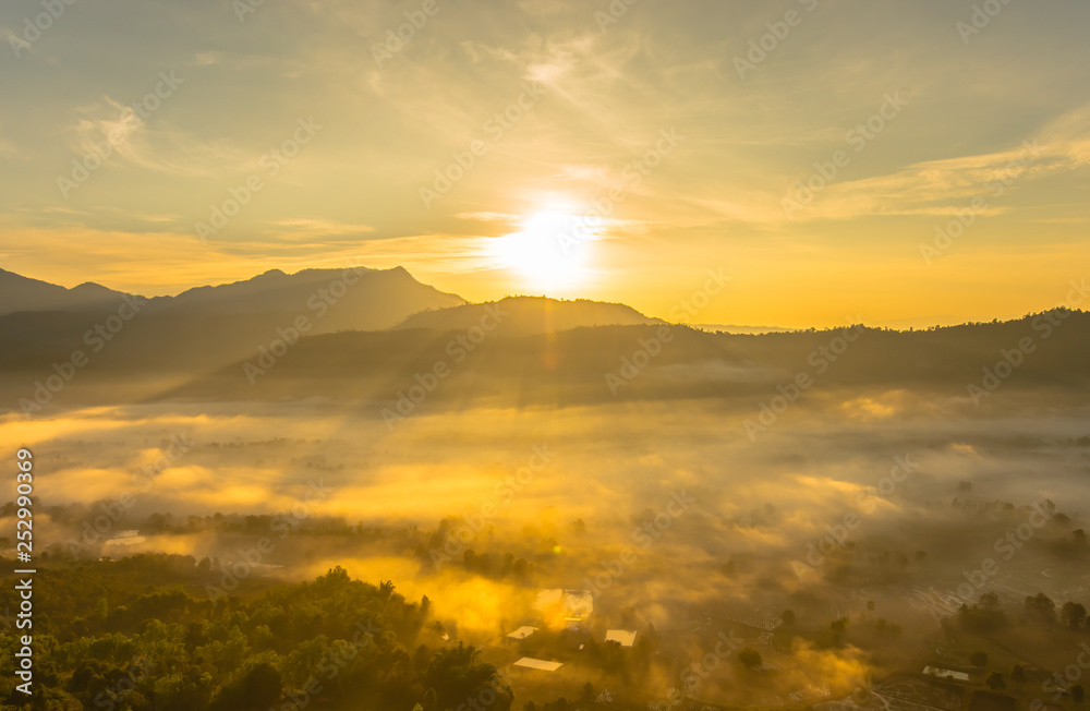 Obraz premium City in the mist 21