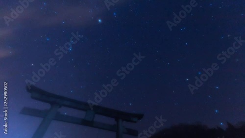 神社と星_4K_24bfp