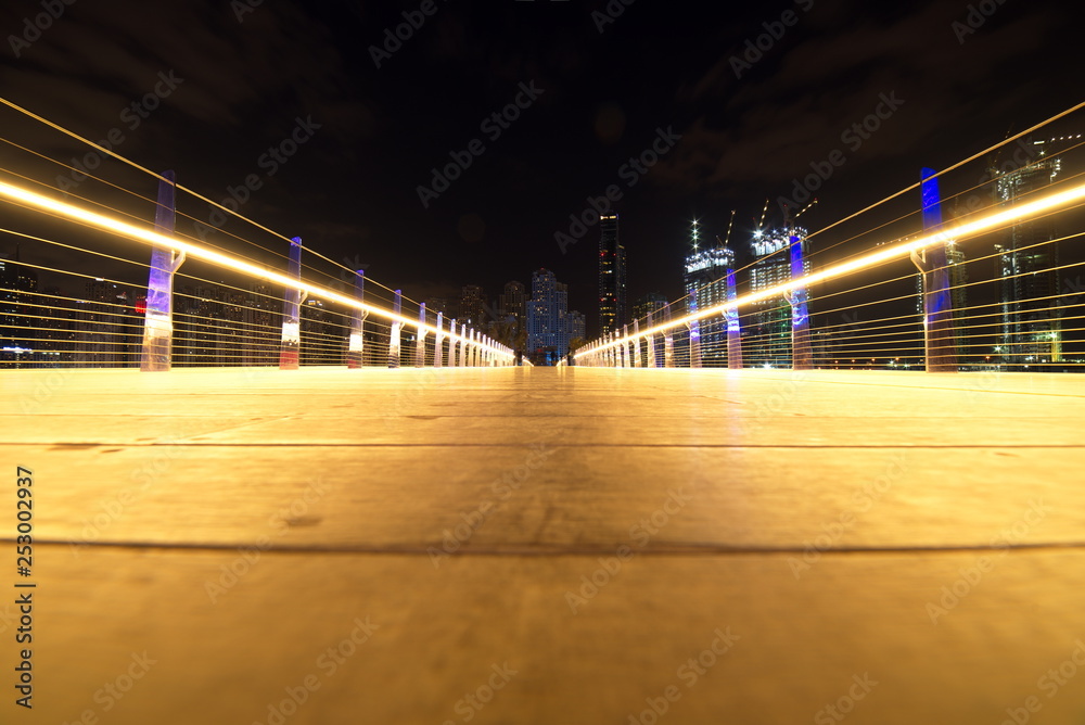 Obraz premium Inside Pedestrian Bridge from Bluewaters Island to JBR, Dubai, United Arab Emirates