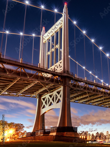 Canvas Print Triborough Bridge at night, in Astoria, Queens, New York. USA