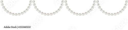 Pearls. Jewelry. Vector illustration. Garland. Beads. Shiny decorations.