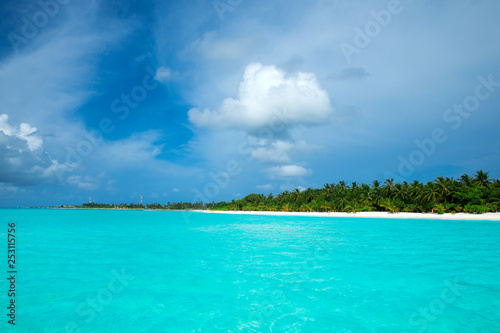 Fototapeta Naklejka Na Ścianę i Meble -   Maldives island with white sandy beach and sea