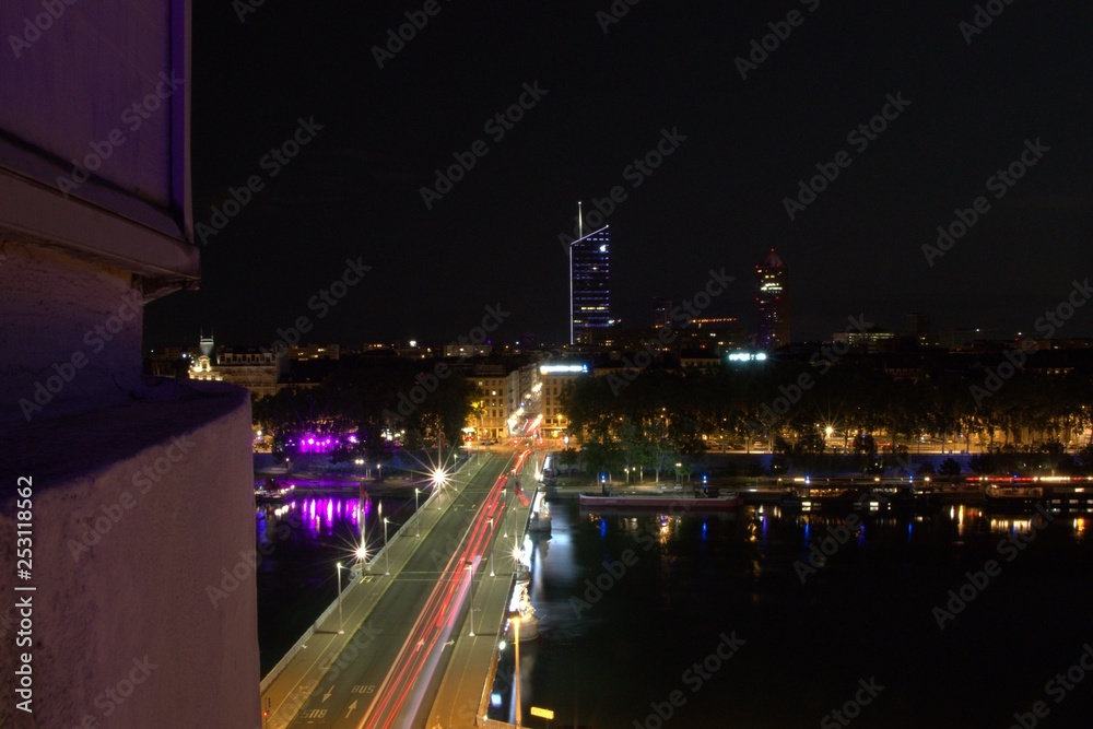 Fototapeta premium Lyon de nuit 