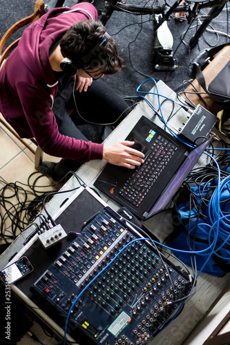 Enregistrement studio fait maison d'un groupe de musique