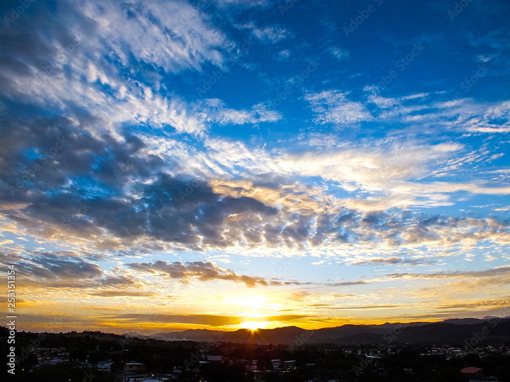 Fototapeta premium Amaneceres y atardeceres