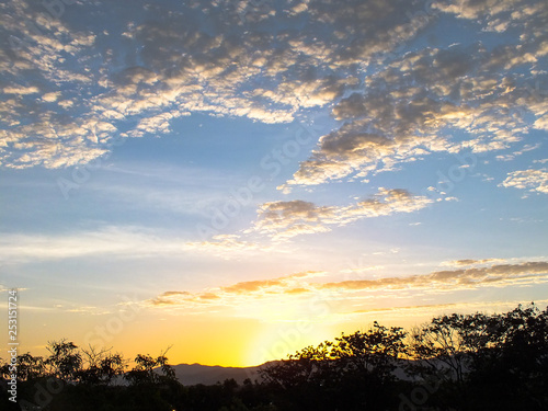 Amaneceres y atardeceres