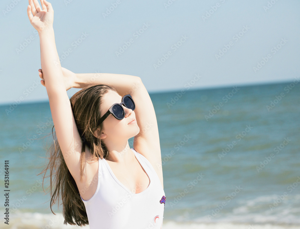 Pretty teenage girl in sunglasses Pretty teenage girl in sunglasses