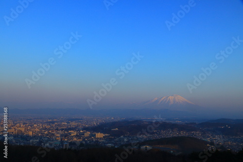 朝焼けの岩手山