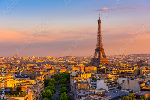 Fototapeta Naklejka Na Ścianę i Meble -  Skyline of Paris with Eiffel Tower in Paris, France. Panoramic sunset view of Paris