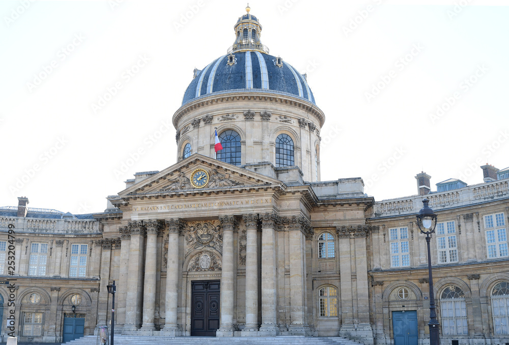  The Académie française is the pre-eminent French council for matters pertaining to the French language. The Académie was officially established in 1635 by Cardinal Richelieu.