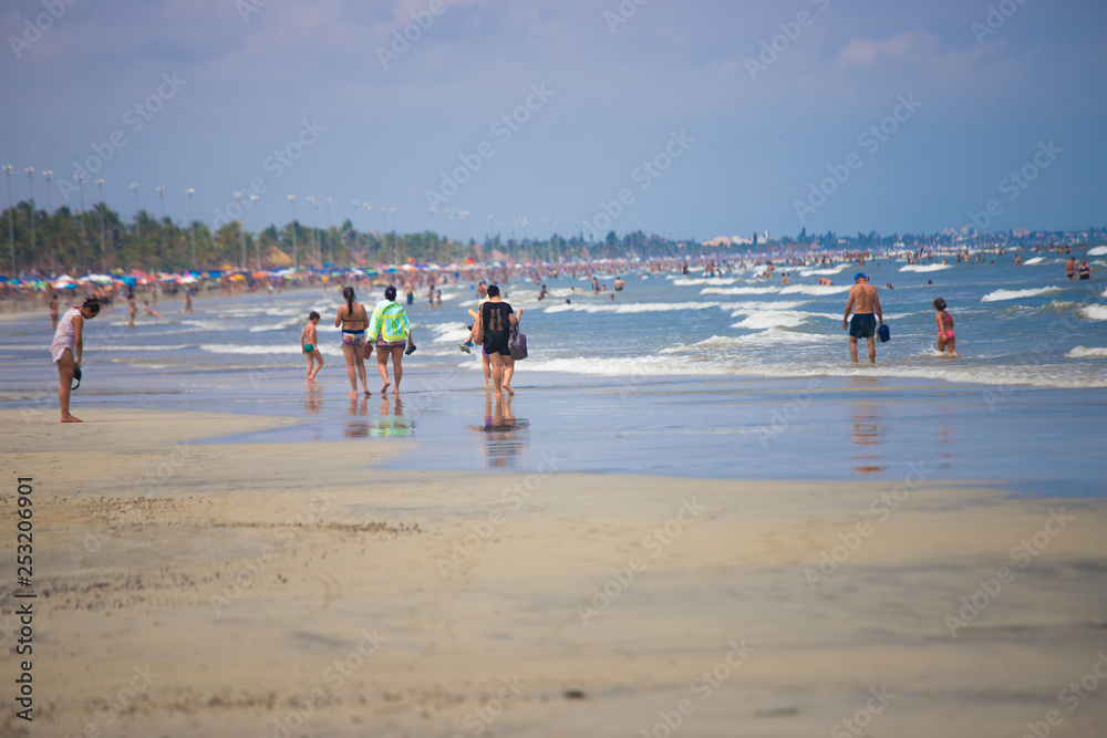 Obraz premium family on the beach