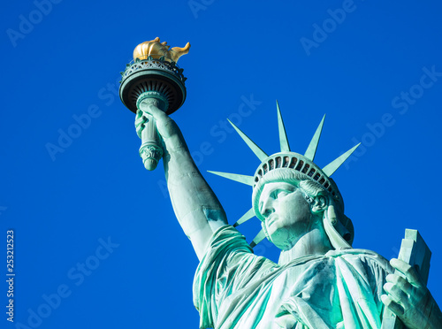 ニューヨーク　自由の女神 © oben901