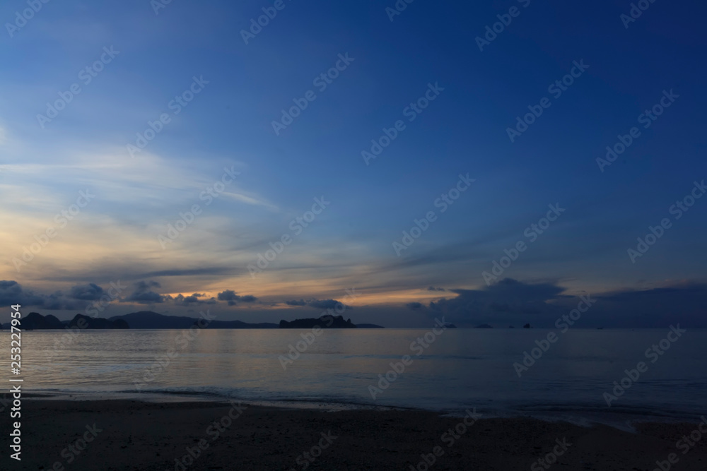 Fototapeta premium fishing boat at sunset