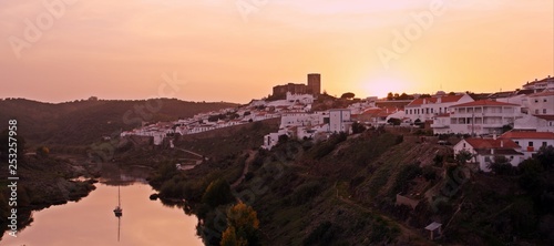 Vista panorámica al atardecer de Mértola, Distrito de Beja, Alentejo, Portugal. photo