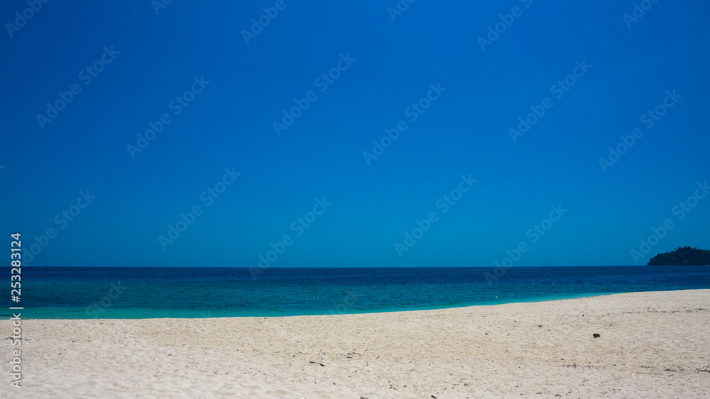 Obraz premium beach, bleu sea and sky