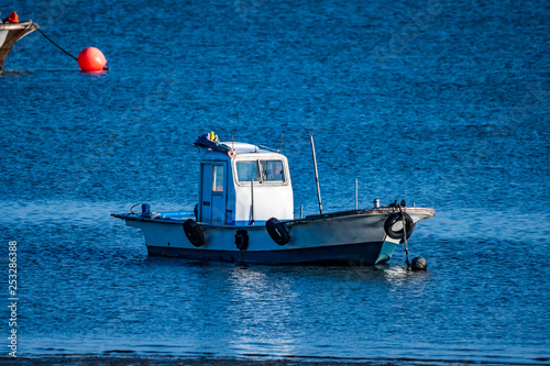 Fotografía Seaside scenery in Incheon Metropolitan City, northwest port city of South Korea; boats are waiting for the high tide