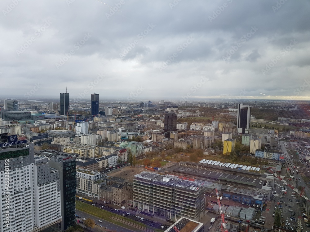Obraz premium Panorama Warszawy z okien jednego z warszawskich biurowców
