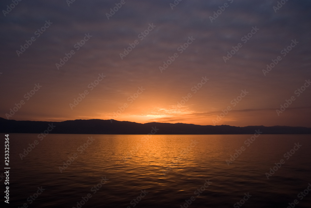 Sunset Sea - 夕日の沈む海