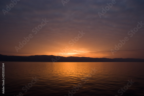 Sunset Sea - 夕日の沈む海 © FotoCat