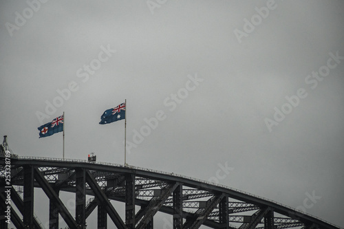 Australische Flagge auf Brückenkonstruktion © ramonmaesfotografie