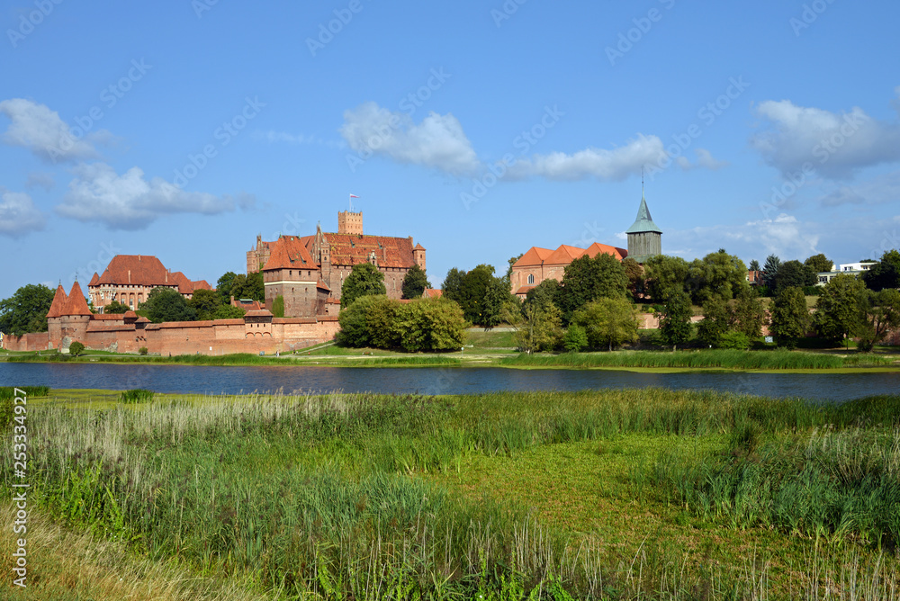 Marienburg mit Sankt Johannes am Nogat Polen