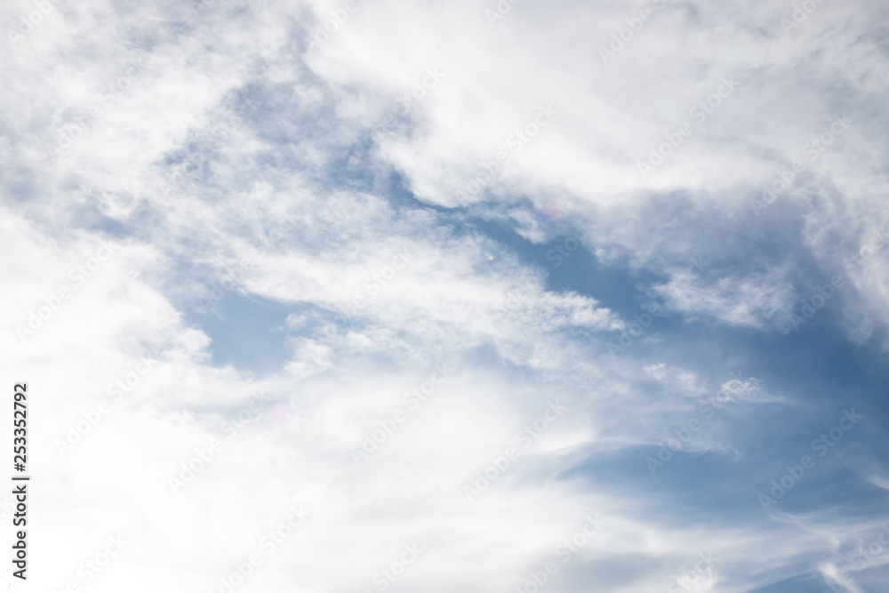 Obraz premium shinny and cloudy sky