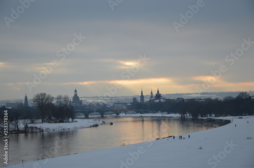 NA  SZLAKU SAKSONSKIM - DREZNO- PANORAMY