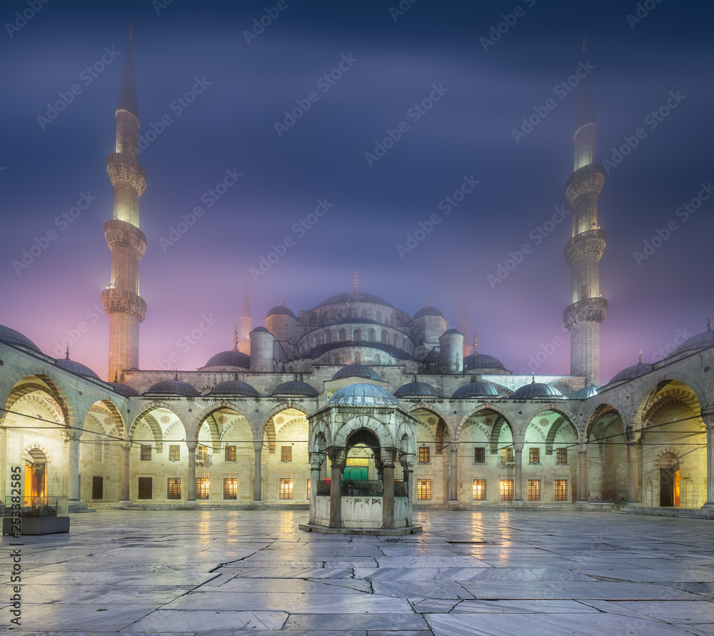 Fototapeta premium Inner square of Suleymaniye Mosque or Blue Mosque