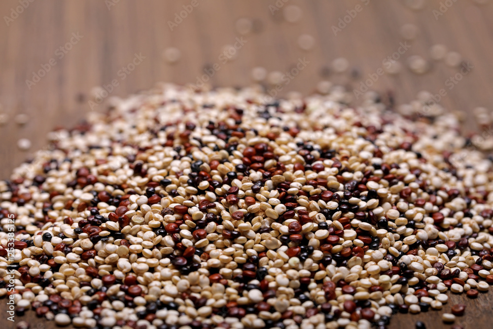 Quinoa drei Sorten Mischung Quinoa drei Sorten Mischung