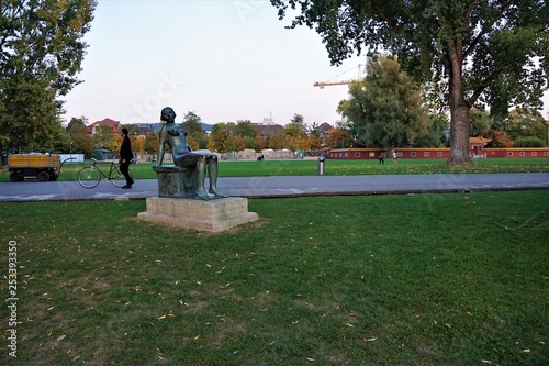 Park am Zürichsee in der schweiz im sommer photo