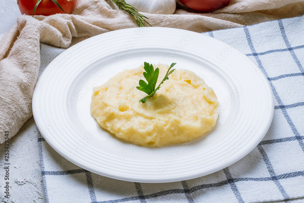 mashed potatoes on bowl mashed potatoes on bowl