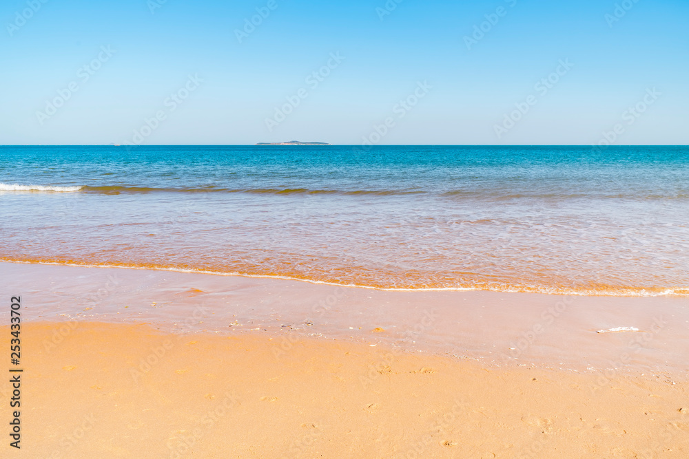 Fototapeta premium Beautiful beaches under a clear sky..