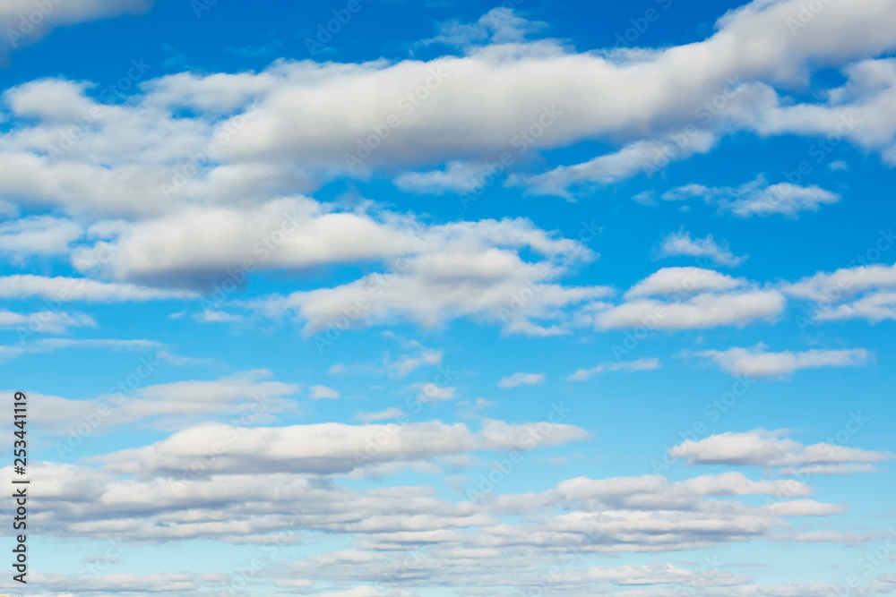 Obraz premium Blue sky background with clouds .