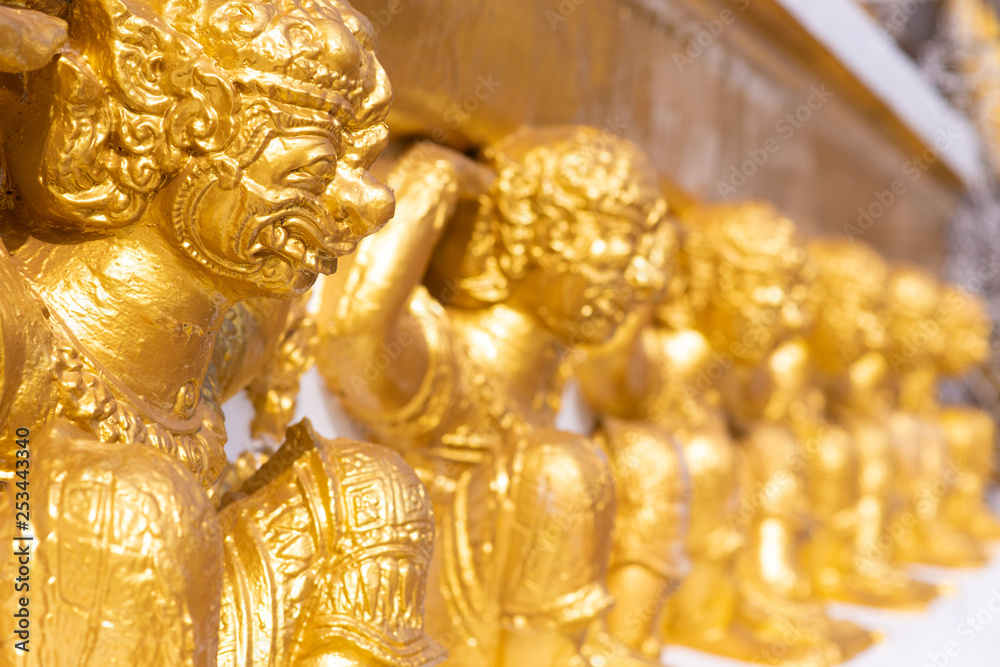 Fototapeta premium statue of buddha in thailand