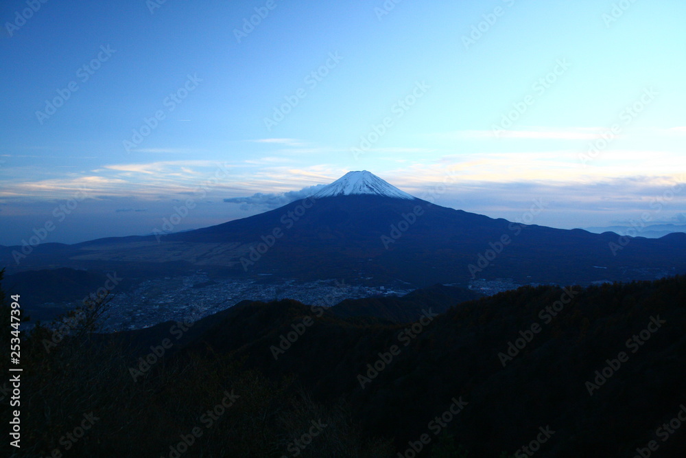 三つ峠の夕暮れ　山頂からの景色　霊峰富士