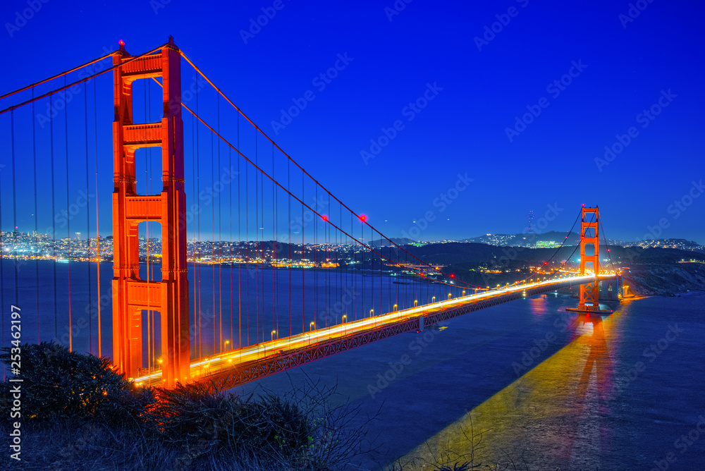 Panorama of the Gold Gate Bridge and San Francisco city at night, California.ставрпо Panorama of the Gold Gate Bridge and San Francisco city at night, California.ставрпо