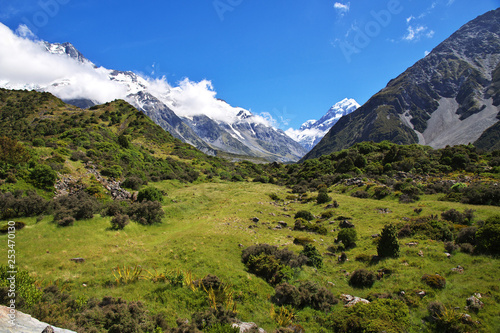 Fototapeta Naklejka Na Ścianę i Meble -  Hooker Valley Track, Mount cook, Southern Alps, New Zealand