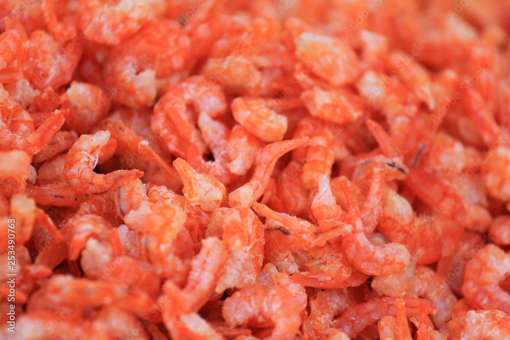 Buy dried shrimp at the market Buy dried shrimp at the market