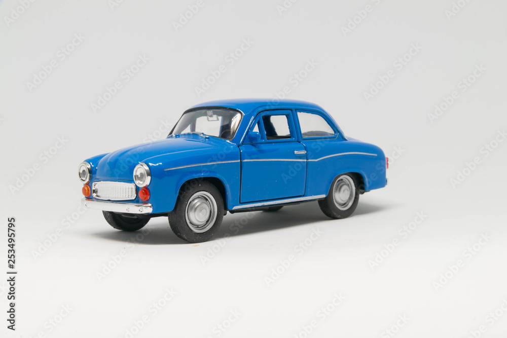 Model samochodu Syrena kolory niebieskiego - obrazy, fototapety, plakaty 