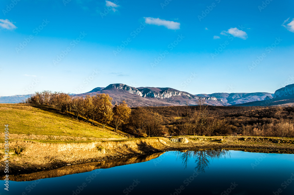 Obraz premium lake in the mountains