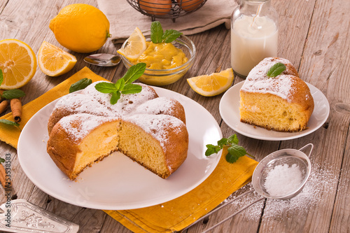 Cake with lemon cream filling. 