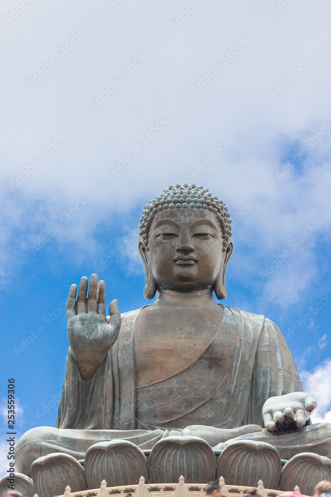 Tian Tan Buddha, il più grande del mondo seduto statua del Buddha  sull'Isola di Lantau, Hong Kong, Cina, Asia Foto stock - Alamy