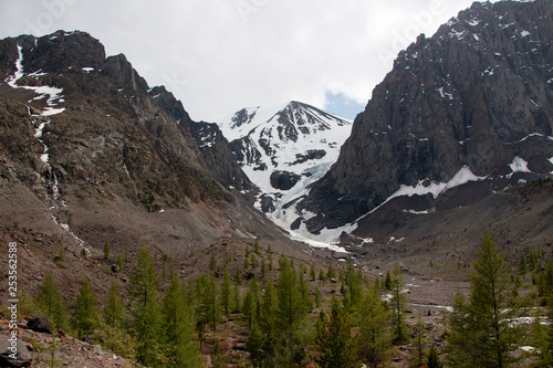 The views of the Altay mountains (Aktru)